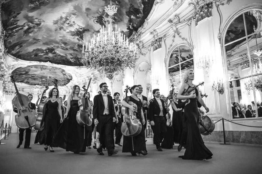 musicians of the internationally acclaimed Viennese Schönbrunn Palace Orchestra